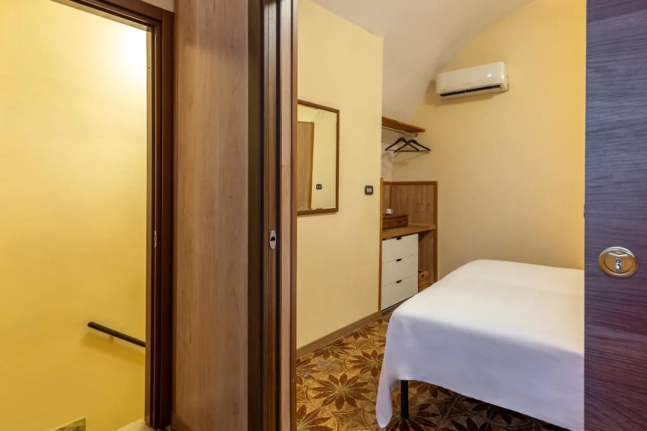 Amphitheater Apartment By Wonderful Italy Napoli