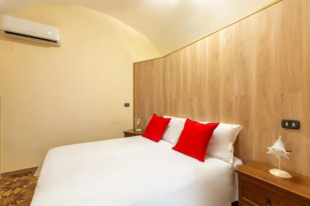 Amphitheater Apartment By Wonderful Italy Napoli 0*,