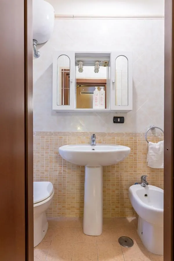 Amphitheater Apartment By Wonderful Italy Napoli 0*,